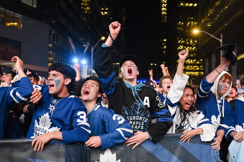 Maple Leafs fans have high hopes as Toronto lives to see another playoff game