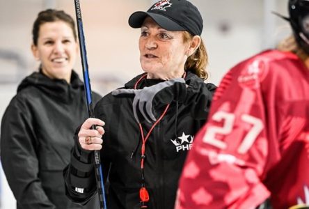 Toronto Six extend head coach Geraldine Heaney through 2023-24 PHF season