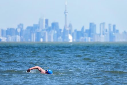 Wildfire smoke hangs over Toronto, poor air quality prompts cancellations, warnings