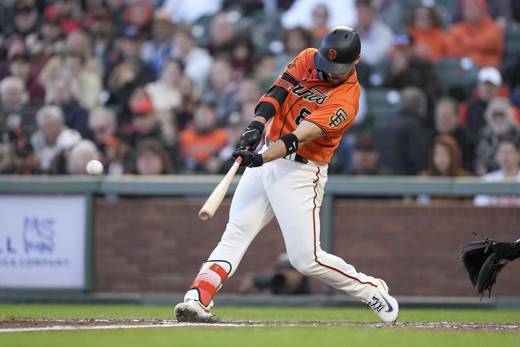 Giants’ Conforto leaves after an inning because of a tight left hamstring