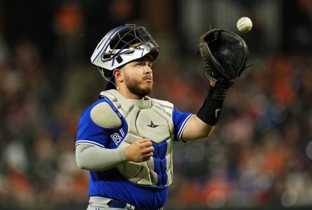 Catcher Alejandro Kirk returns to Blue Jays roster after stint on 10-day injury list