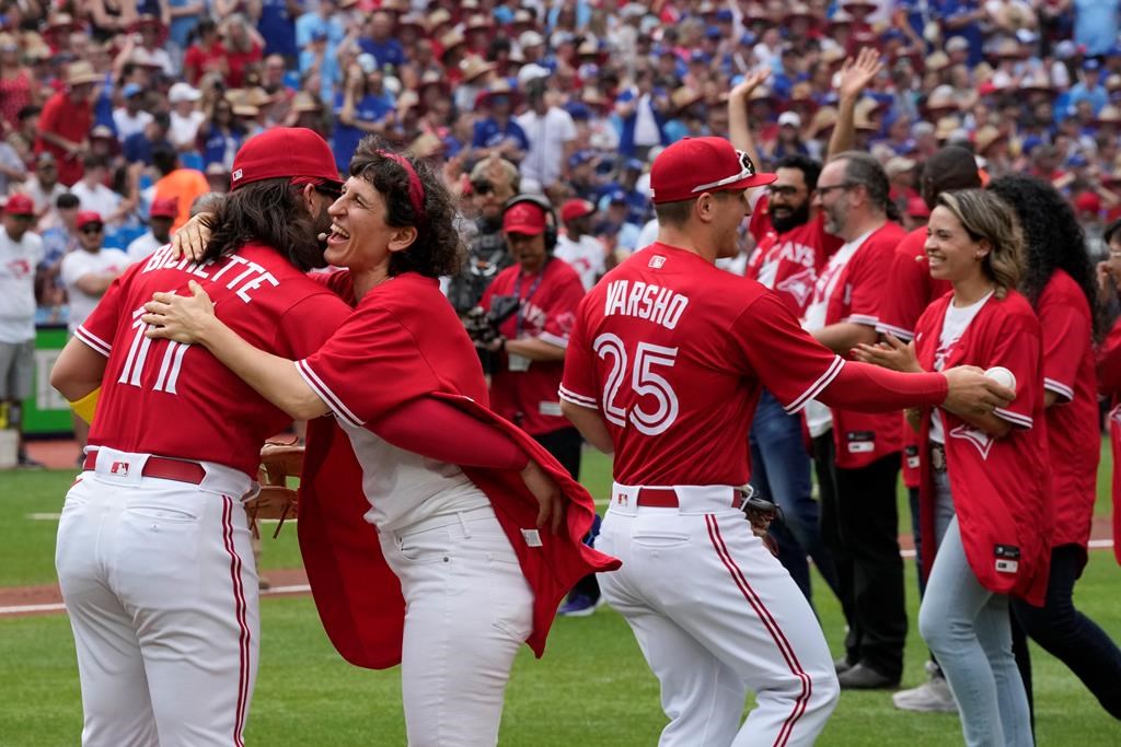 Nine new Canadian citizens sworn in before Toronto Blue Jays game