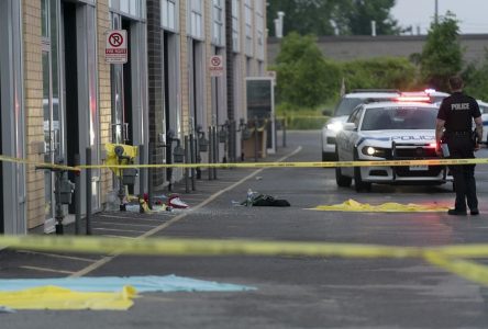 Police still searching for suspects after quadruple shooting in Mississauga, Ont.