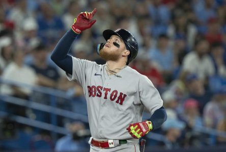 Red Sox complete three-game sweep of Blue Jays behind Verdugo’s winning home run