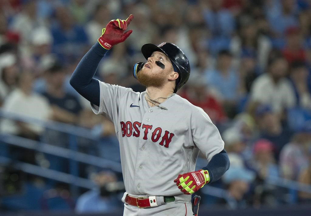 Red Sox complete three-game sweep of Blue Jays behind Verdugo’s winning home run