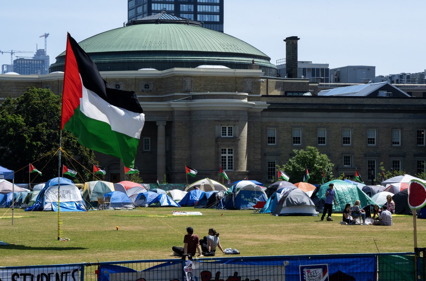 Toronto police say trespassing law doesn’t give power to clear UofT encampment