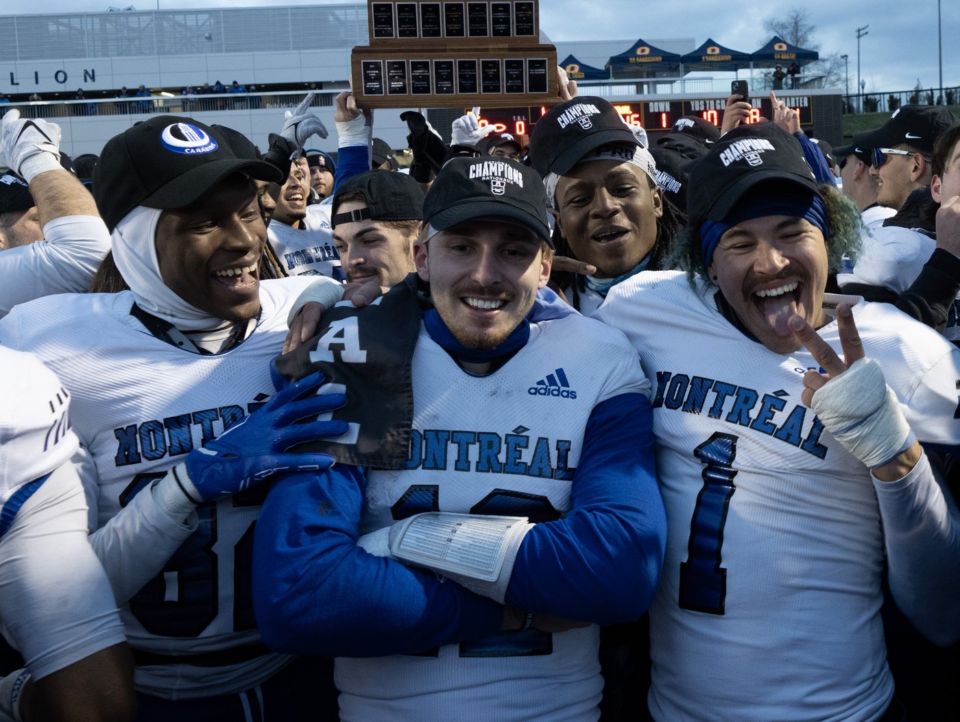 Carabins quarterback Jonathan Senecal among finalists for university sport awards