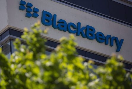 Cost cutting continues at BlackBerry as firm reports US$42-million net loss in Q1