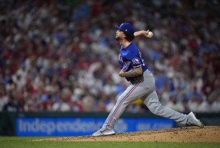 Blue Jays get reliever Yerry Rodriguez for Josh Mollerus in trade with Rangers