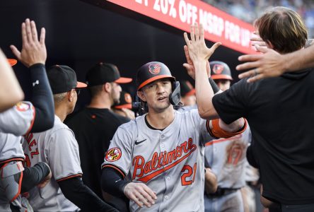 Hays hits two homers to power Orioles to 7-2 victory over Blue Jays in series opener