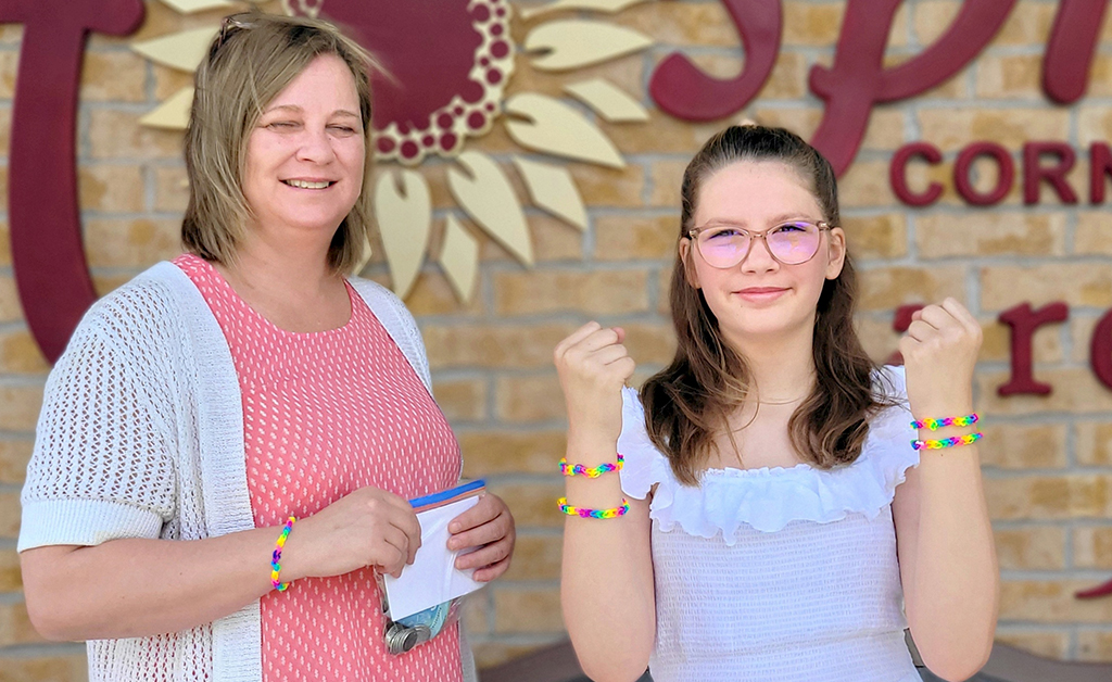 Ainsley’s Rainbow Bracelets Raise $549 for Hospice