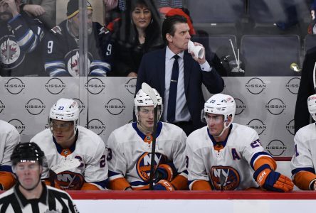 Maple Leafs add former Islanders head coach Lambert to Berube’s staff