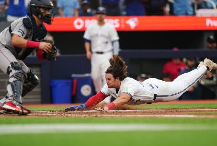 O’Neill homers again, Red Sox come back to edge the Blue Jays 4-3