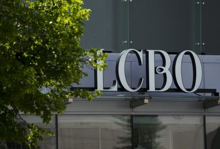 Tourism association calls for end to LCBO strike, says dispute hurting operators