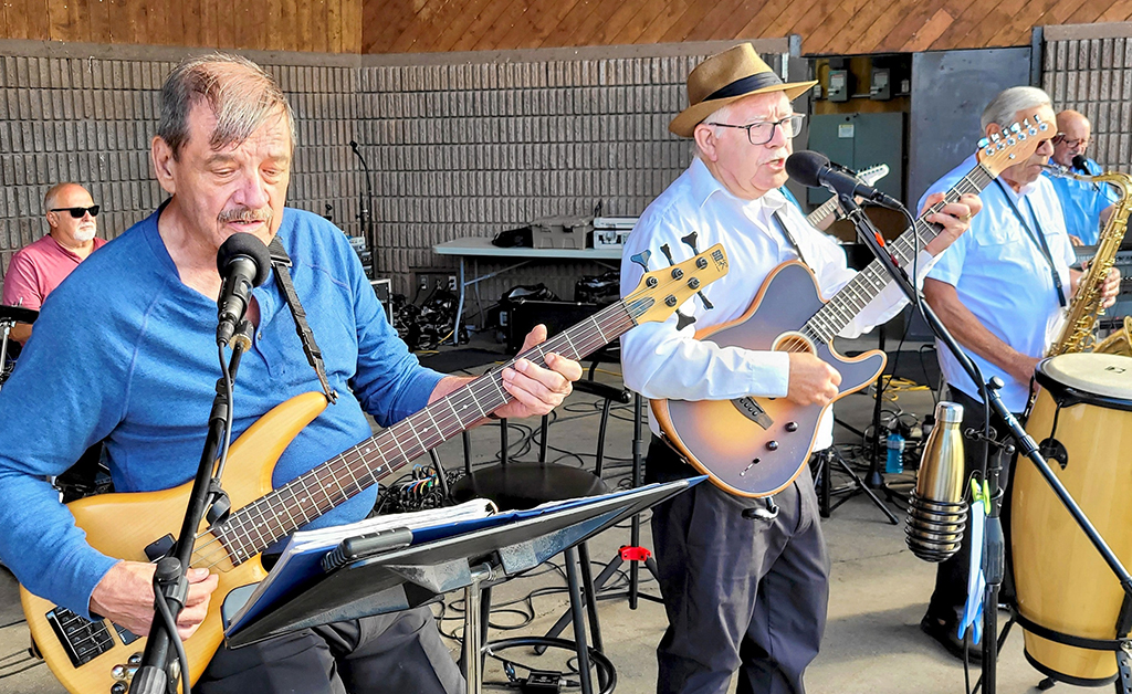 Plan B Performs a Swinging Set at Arts in the Park