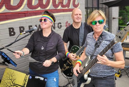 Queers and Beers give Cheers to Pride