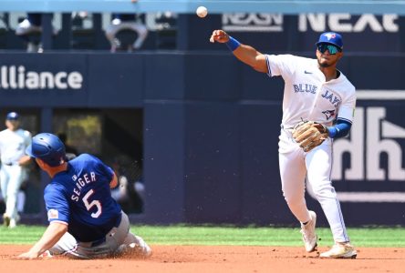 Guerrero, Varsho help Blue Jays sweep Rangers with 7-3 victory