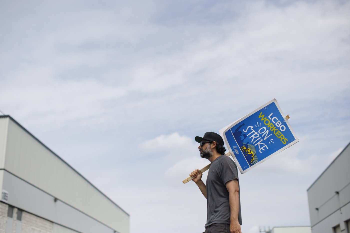 Union ramps up pressure in LCBO strike with no talks planned to get deal