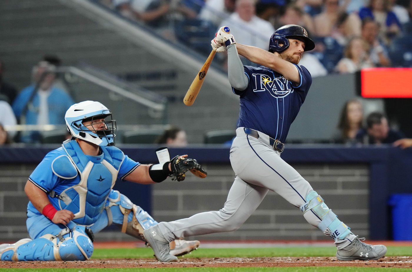 Lowe’s two-run homer lifts Rays over Blue Jays 4-2 as Berrios walks six