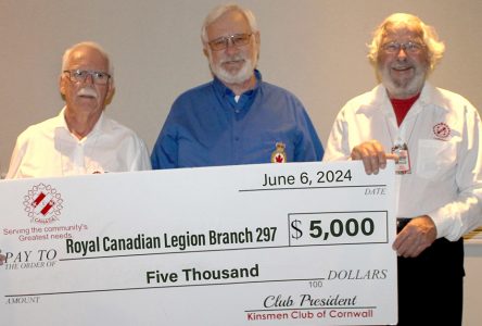 Kin donates to Royal Canadian Legion Branch 297