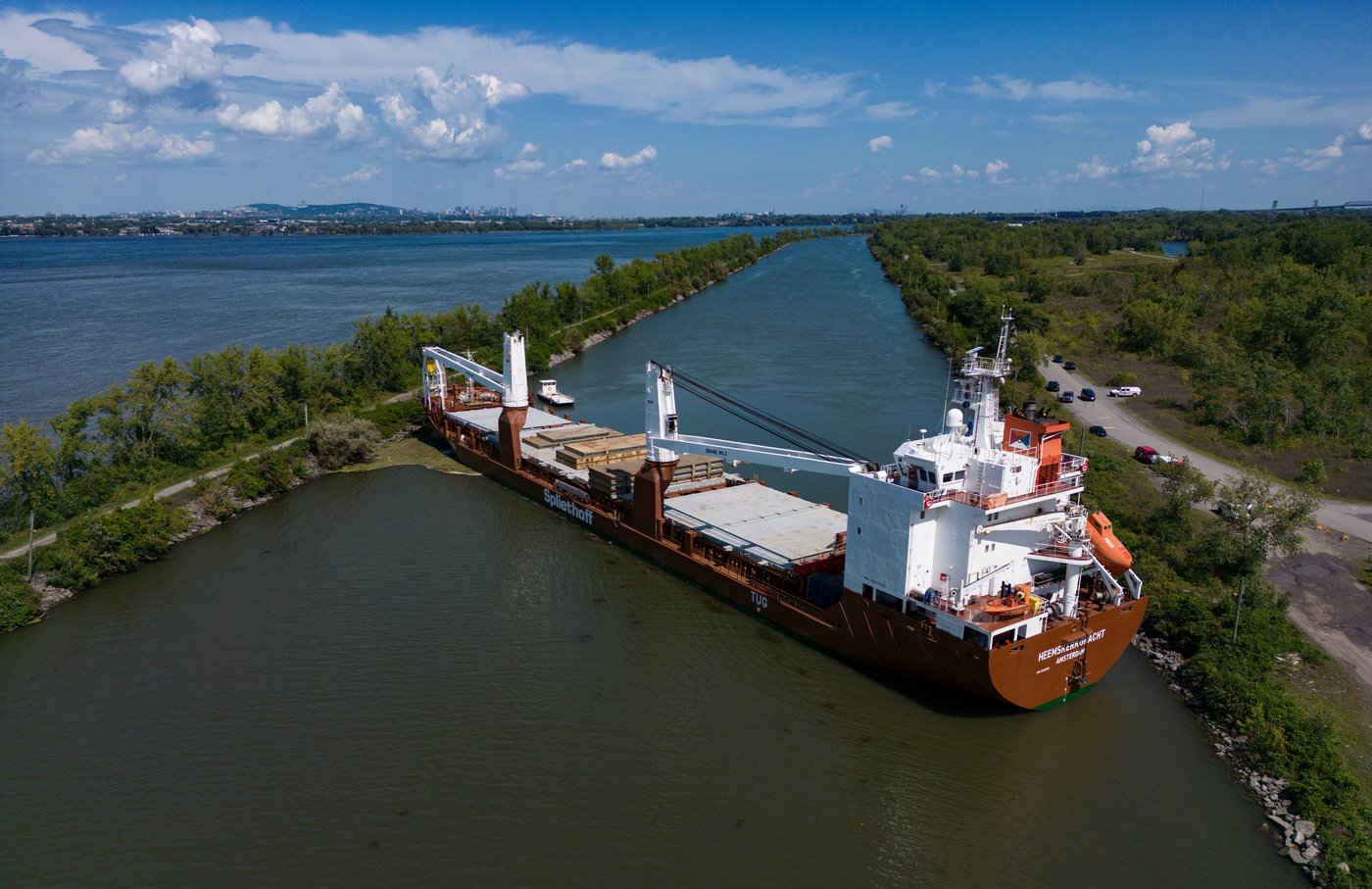 Grounded cargo ship blocks traffic in St. Lawrence Seaway near Montreal