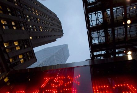 S&P/TSX composite up as energy stocks rise, U.S. stock markets mixed