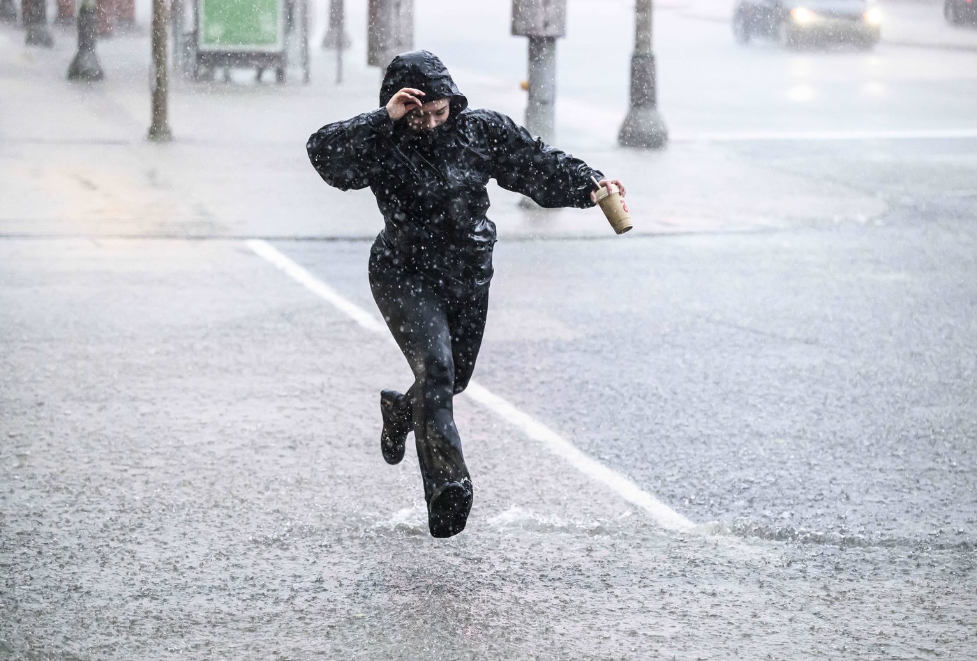 Thunderstorms move into southern Ontario, heat warning over parts of north and east