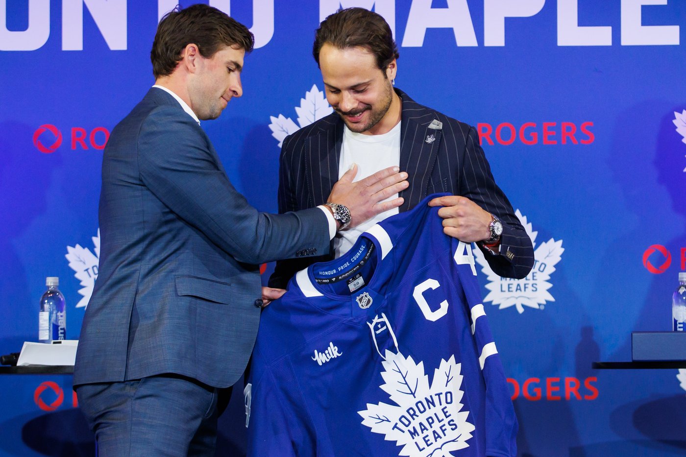 ‘It was a smooth process:’ Matthews inherits Leafs captaincy from Tavares