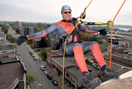 Thrill-Seekers Rappel to Raise Funds for United Way