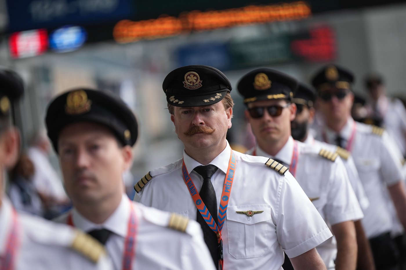 Air Canada pushing for government intervention as clock ticks on labour talks