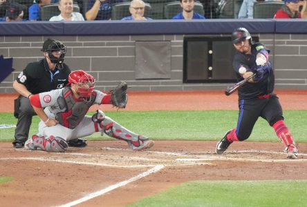 Kirk’s walk-off single in 11th inning lifts Blue Jays past Cardinals 4-3