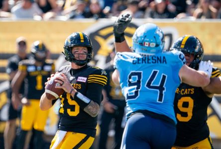 Bo Levi Mitchell leads Ticats to 31-28 Labour Day win over Argonauts