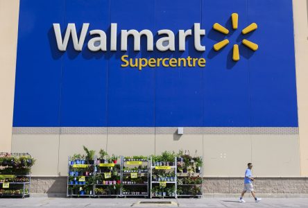 Ontario labour board certifies Unifor to represent workers at Walmart warehouse