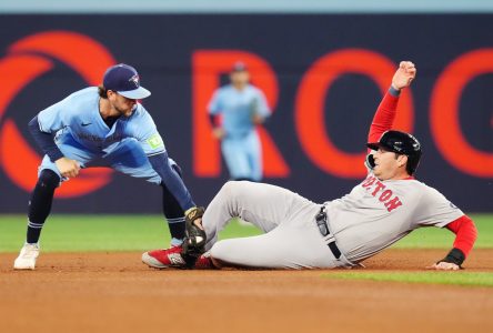 Red Sox rally to beat Blue Jays 6-5 in 10 innings