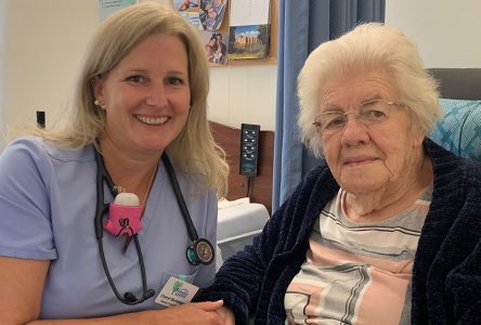 Dundas Manor’s Nurse Practitioner Makes Connections