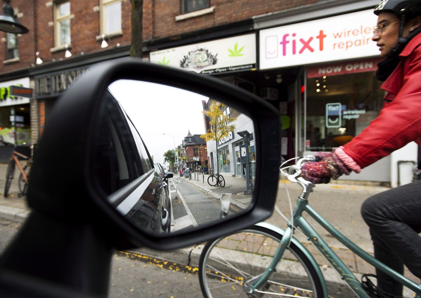 ‘Significant overreach’: Cities slam Ontario on bike lanes as Ford vows to go further