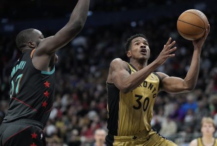 Ochai Agbaji stands tall defensively for undersized Toronto Raptors