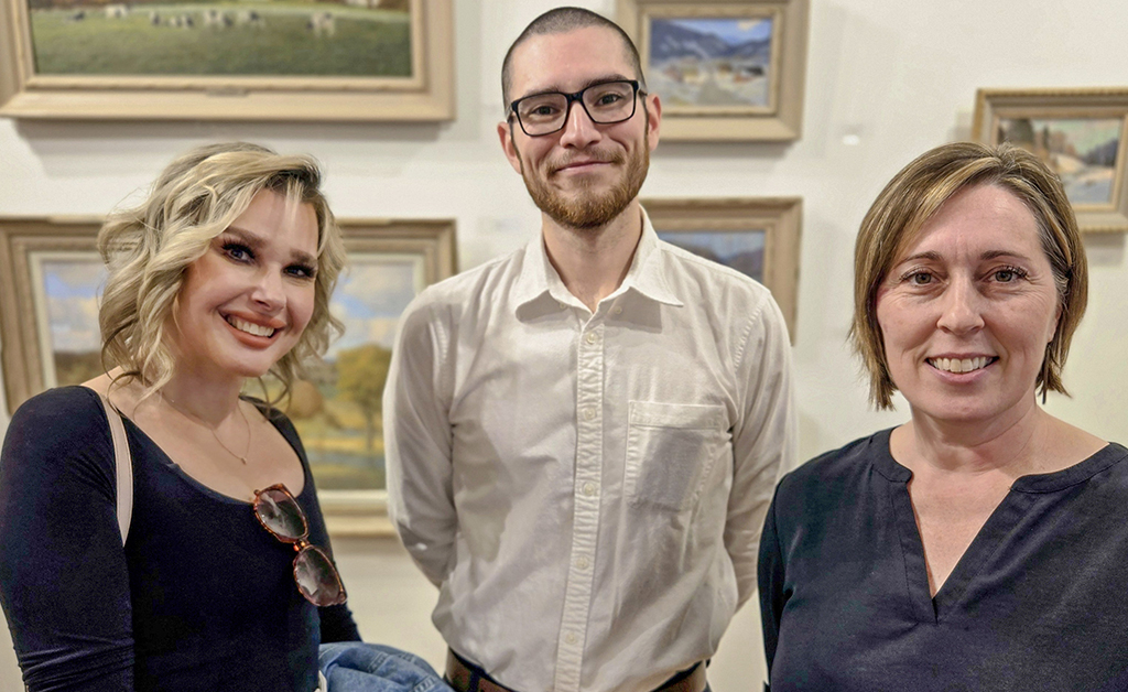 Chamber Pub Night Combines Networking and Art