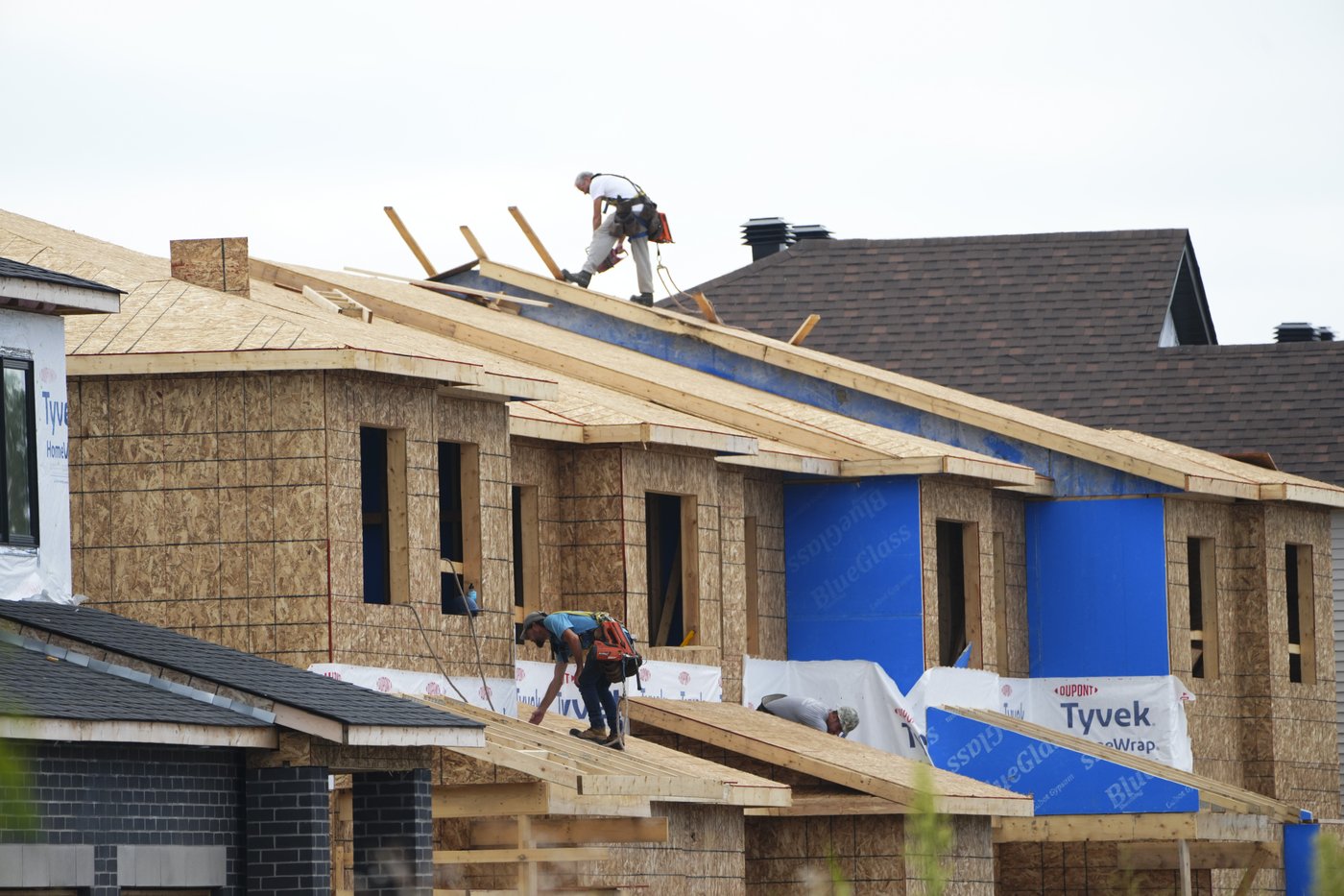 Higher interest rates resulted in 30,000 fewer housing starts last year: CMHC