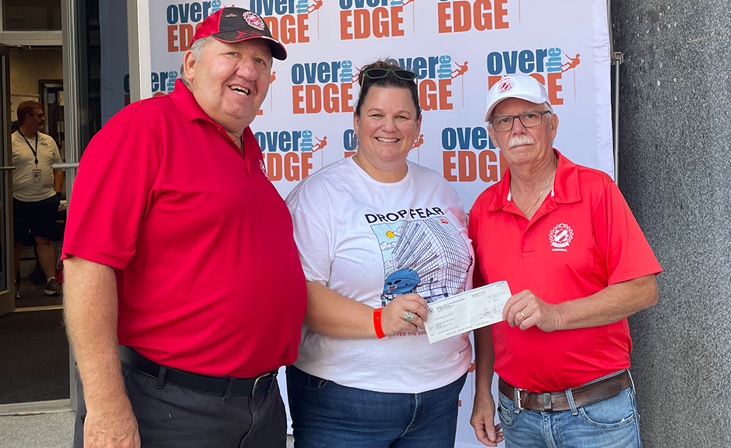 Kinsmen donate to United Way