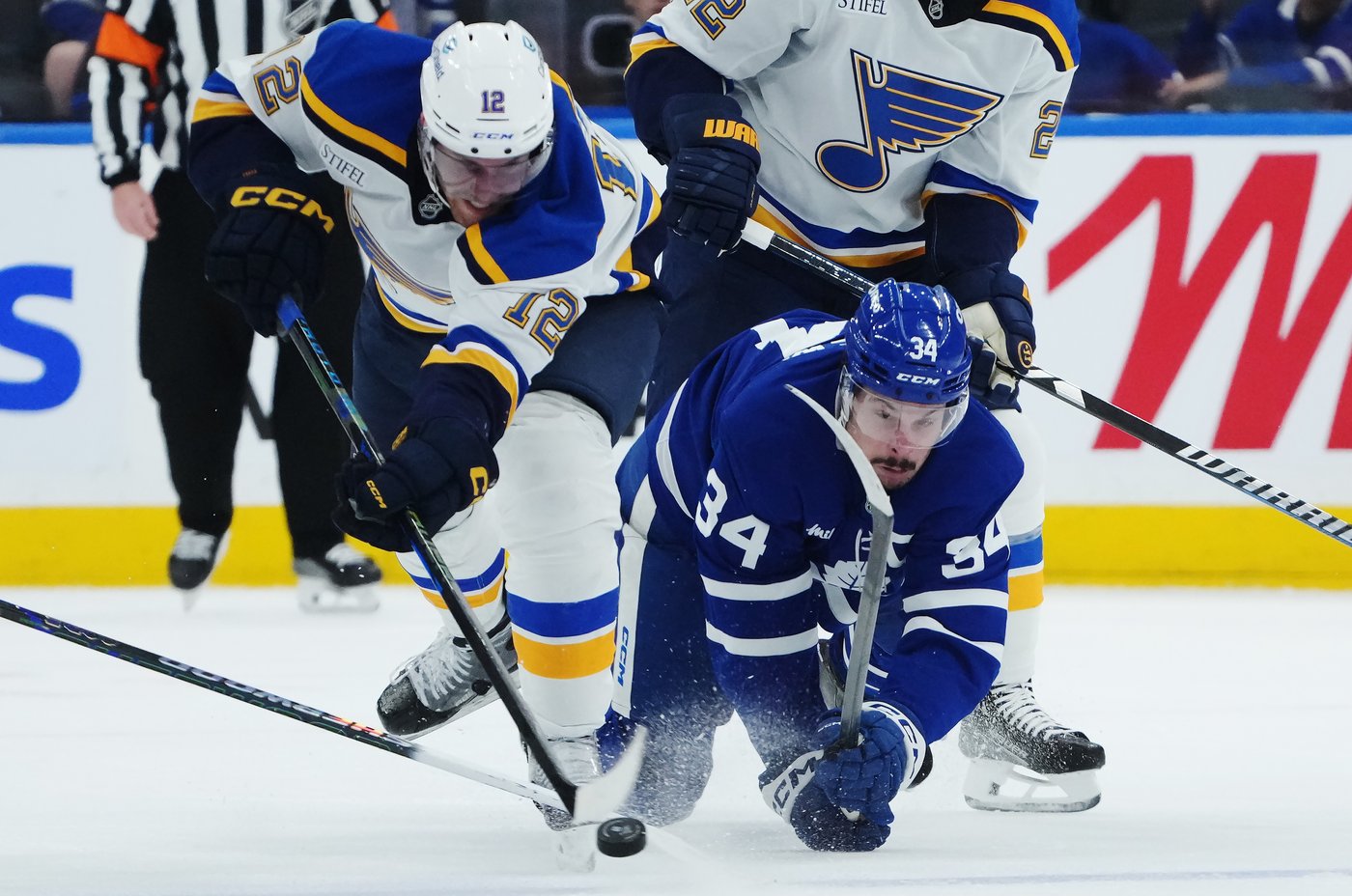 Leafs’ power play clicks minus injured Matthews in 4-0 victory over Bruins