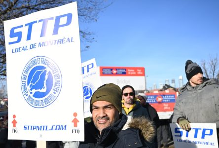 Ottawa rules out early intervention to end Canada Post strike