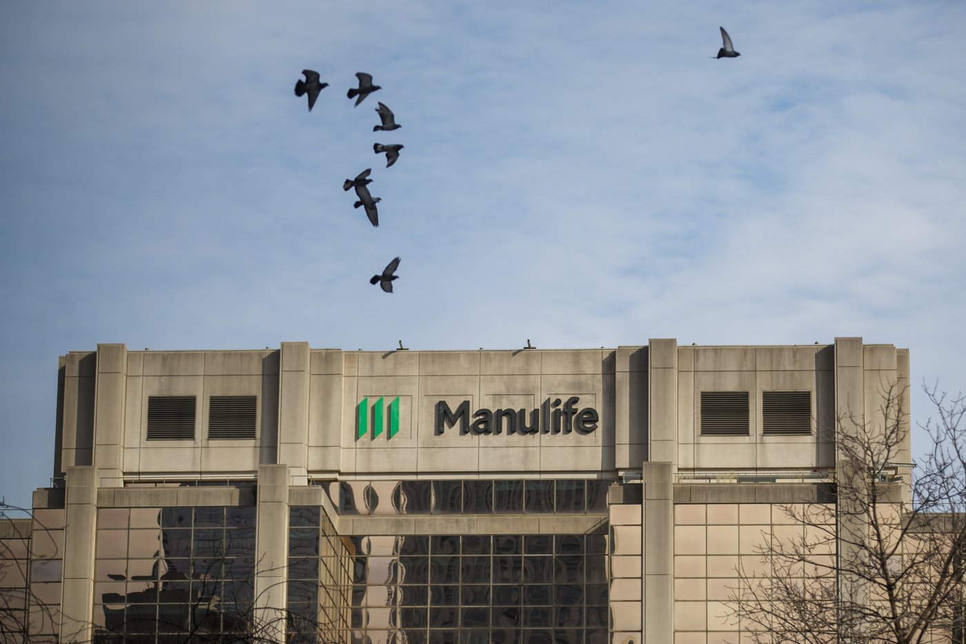 Manulife reaches reinsurance deal worth $5.4 billion to free up capital