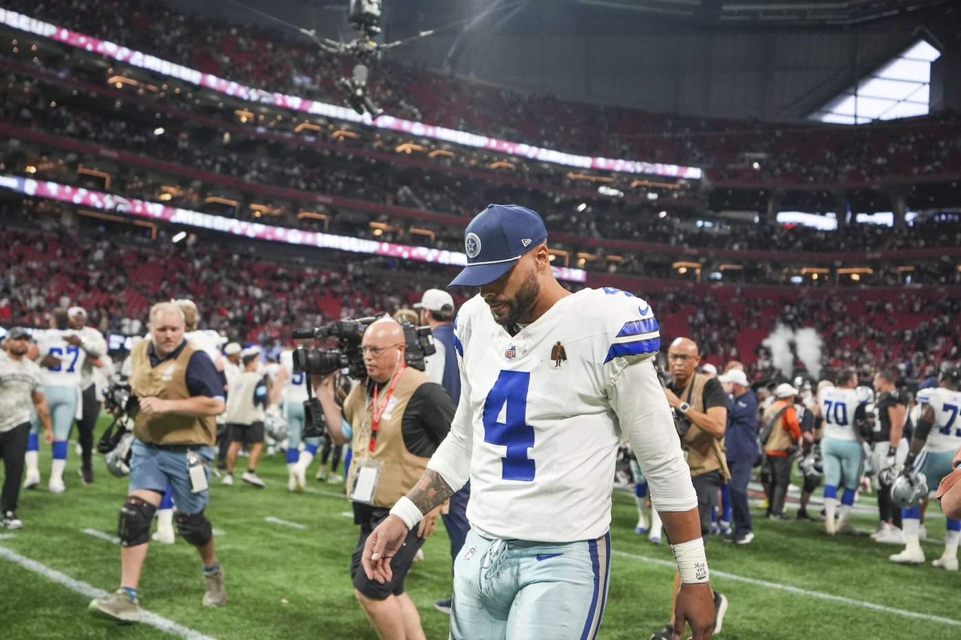 Cowboys QB Dak Prescott will have an MRI to determine severity of hamstring injury