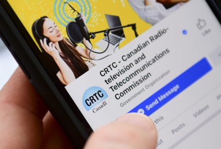 CRTC consulting on potential internet, cellphone account changes