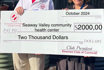 Kinsmen donate to Seaway Valley Community Health Centre